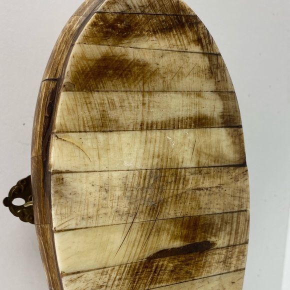 Over Wood box with Brass and velvet inlay - Picture 3 of 8